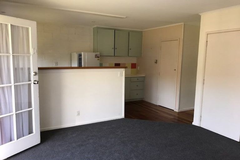 Photo of property in 1a Thurleigh Grove, Karori, Wellington, 6012