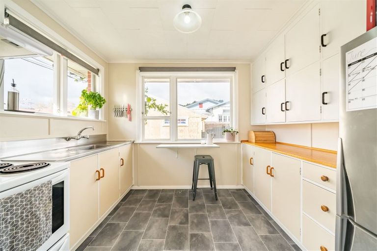 Photo of property in 2/68a Seddon Street, Wallaceville, Upper Hutt, 5018