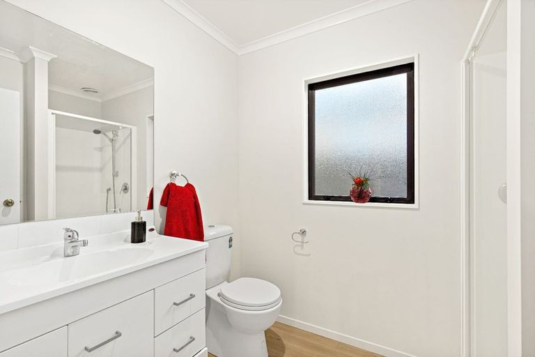 Photo of property in 56a Zita Maria Drive, Massey, Auckland, 0614