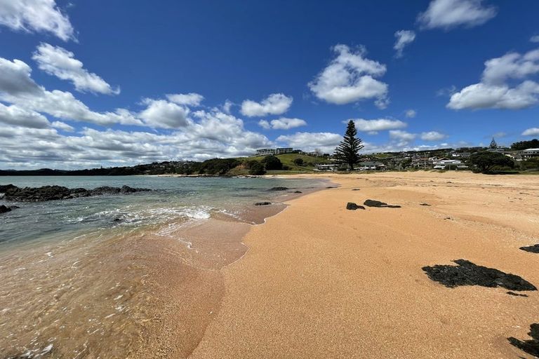 Photo of property in 79 Stratford Drive, Cable Bay, 0420