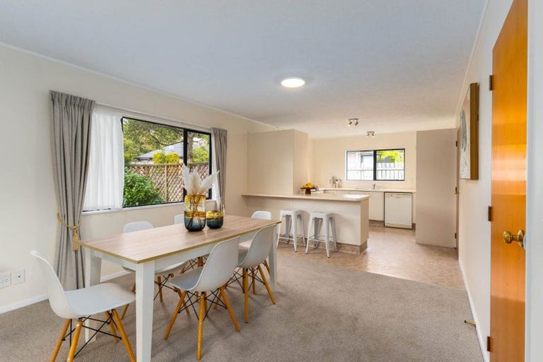 Photo of property in 6 Furlong Crescent, Churton Park, Wellington, 6037