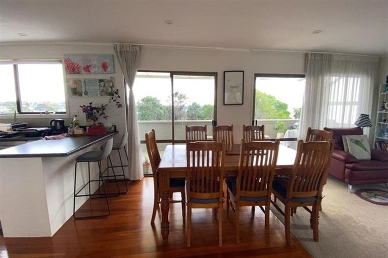 Photo of property in 859 Beach Road, Waiake, Auckland, 0630