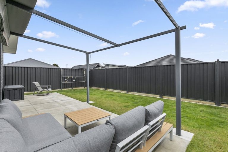 Photo of property in 14 Buddle Road, Wallaceville, Upper Hutt, 5018