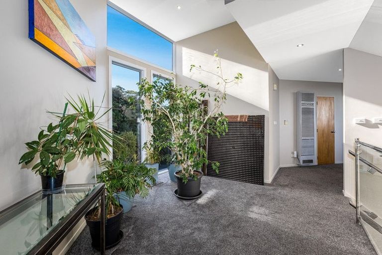 Photo of property in 73 Viewmont Drive, Harbour View, Lower Hutt, 5010