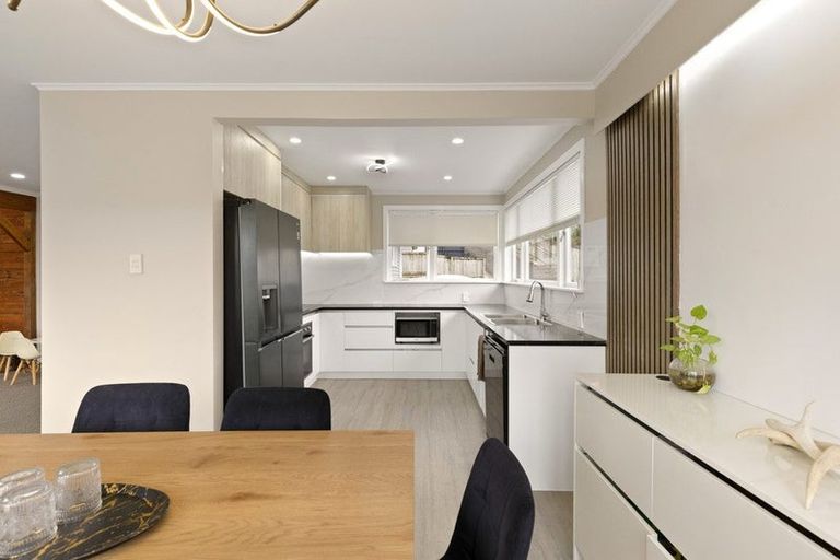 Photo of property in 11 Western View Court, Sunnyvale, Auckland, 0612