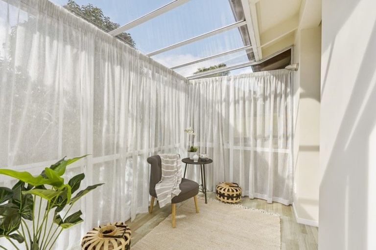 Photo of property in 5/6 Bond Crescent, Forrest Hill, Auckland, 0620