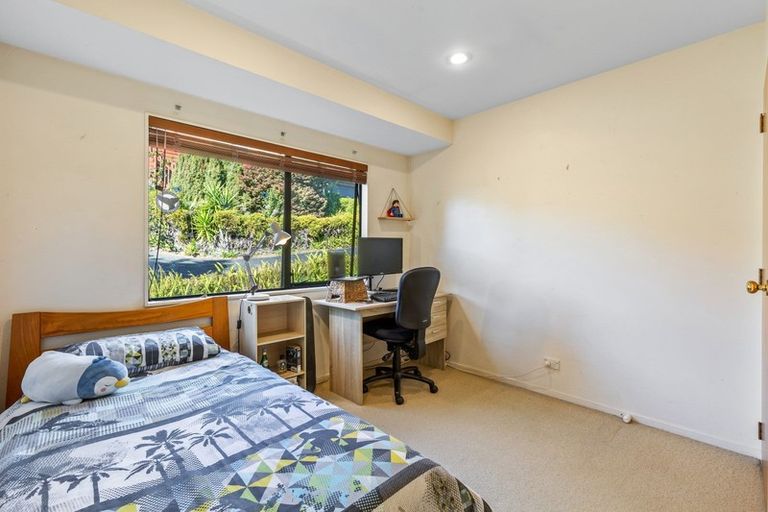 Photo of property in 12/76 Target Road, Totara Vale, Auckland, 0629