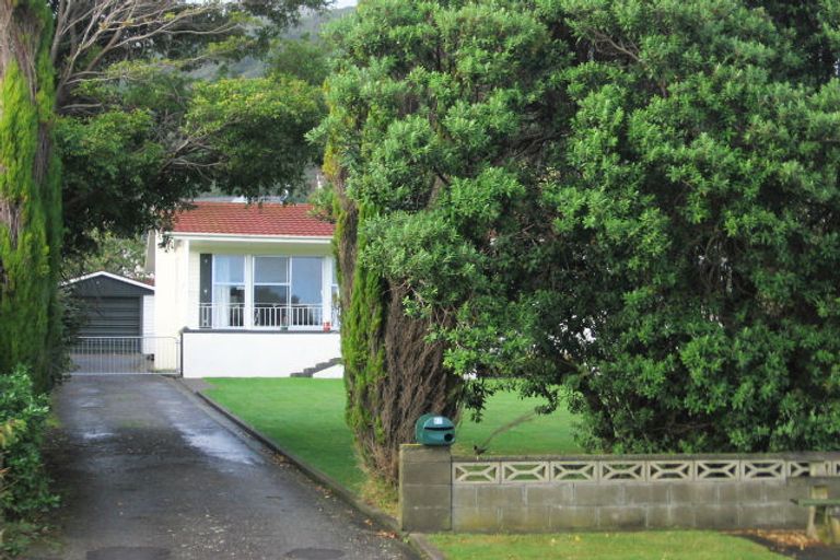 Photo of property in 67 Seddon Street, Waikanae, 5036
