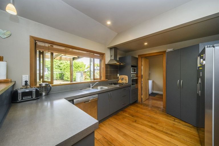 Photo of property in 16 Waldegrave Street, Palmerston North, 4410