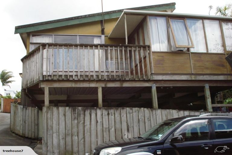 Photo of property in 1/244 Onewa Road, Birkenhead, Auckland, 0626