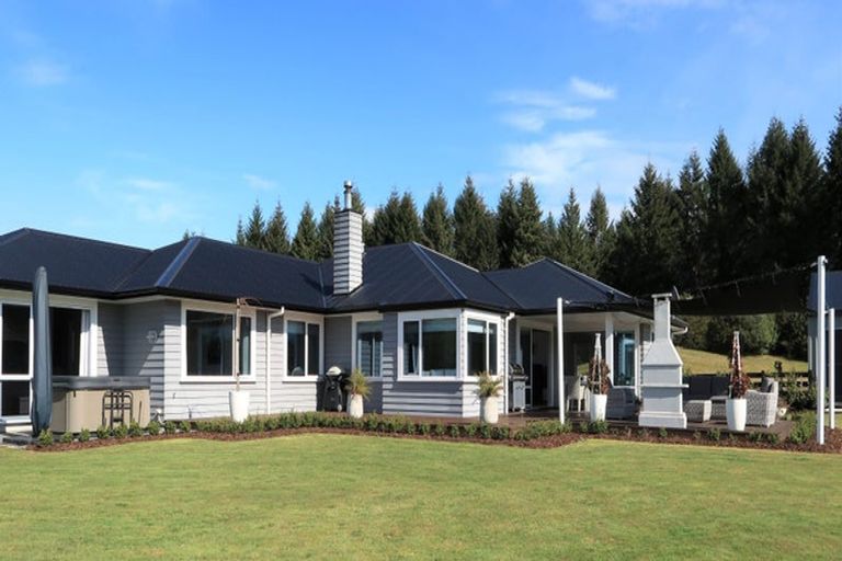 Photo of property in 500 Kinloch Road, Kinloch, Taupo, 3377
