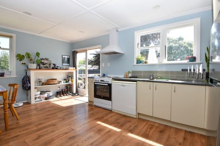 Photo of property in 32 Rhodes Street, Carterton, 5713