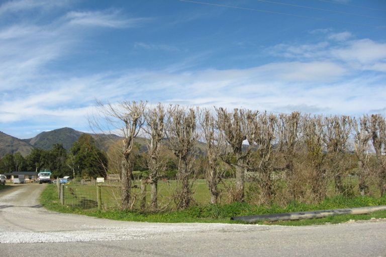 Photo of property in 98 Abel Tasman Drive, Takaka, 7110