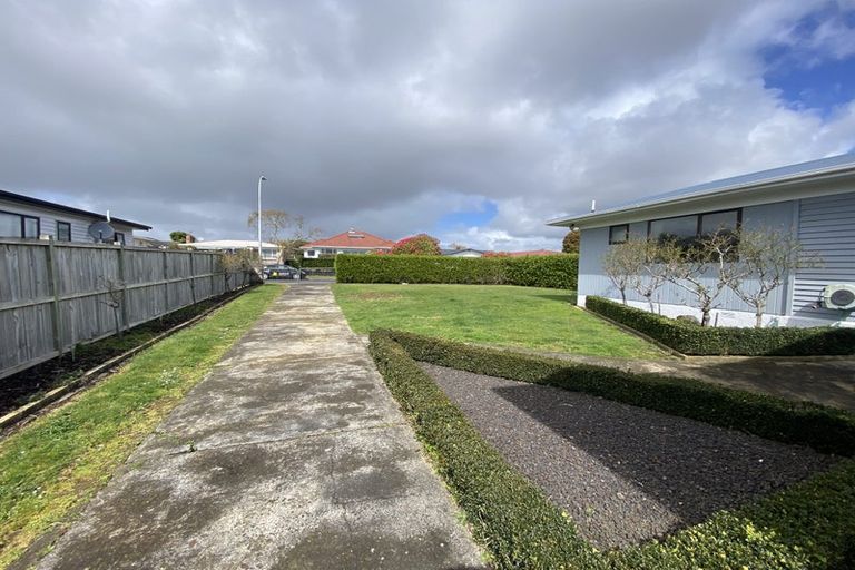 Photo of property in 25 Lawrie Avenue, Pukekohe, 2120