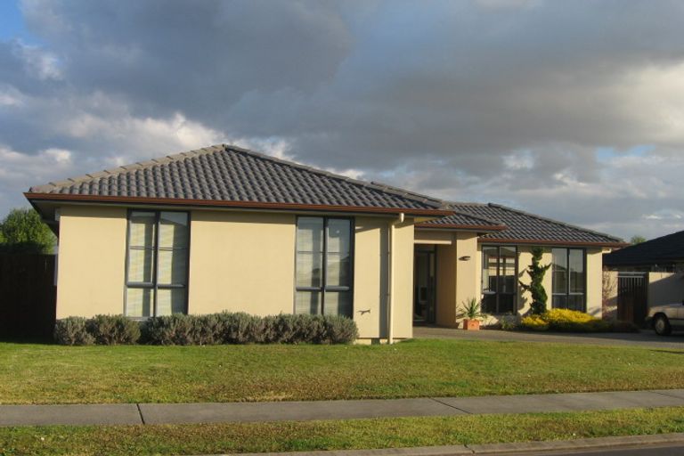 Photo of property in 4 Feeny Crescent, East Tamaki, Auckland, 2013