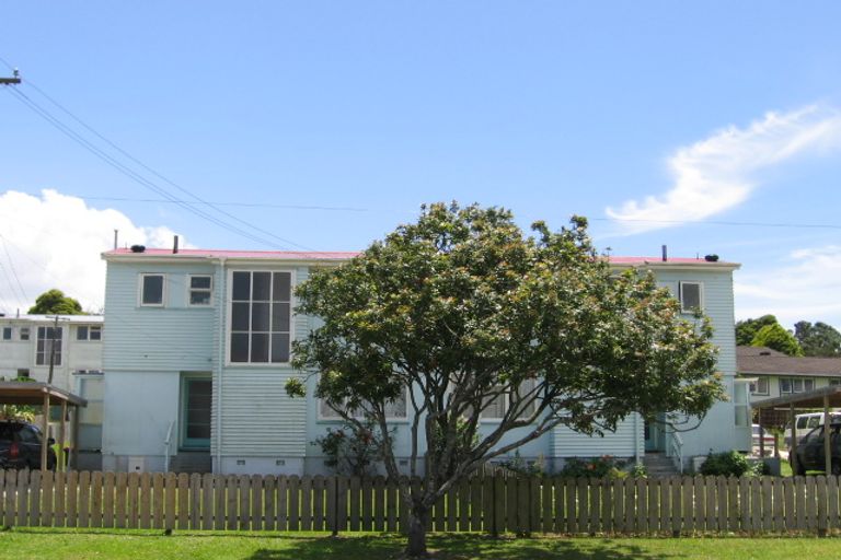 Photo of property in 8 Holbrook Street, Avondale, Auckland, 0600