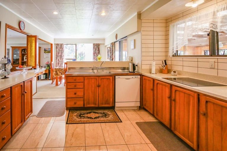 Photo of property in 76 Robertson Road, Ruawai, 0591