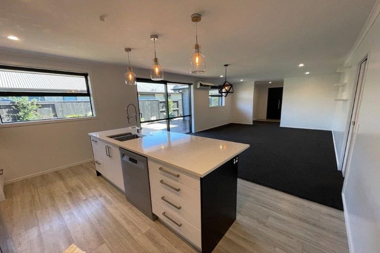 Photo of property in 11 Fuller Street, Papamoa Beach, Papamoa, 3118