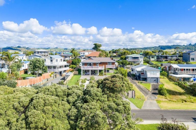 Photo of property in 8 Taipari Avenue, Raglan, 3225