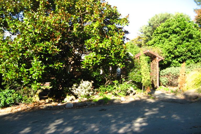 Photo of property in 1 Merlincote Crescent, Governors Bay, Lyttelton, 8971