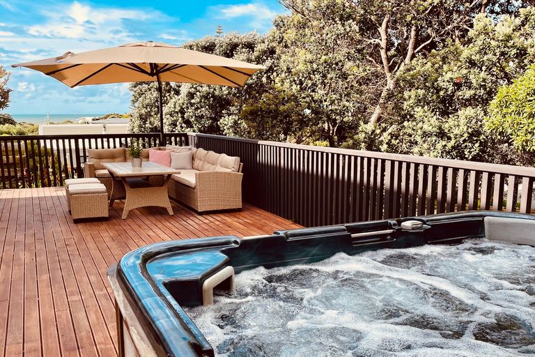 Photo of property in 47 William Street, Waikanae Beach, Waikanae, 5036