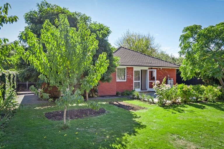 Photo of property in 2/104a Idris Road, Bryndwr, Christchurch, 8052