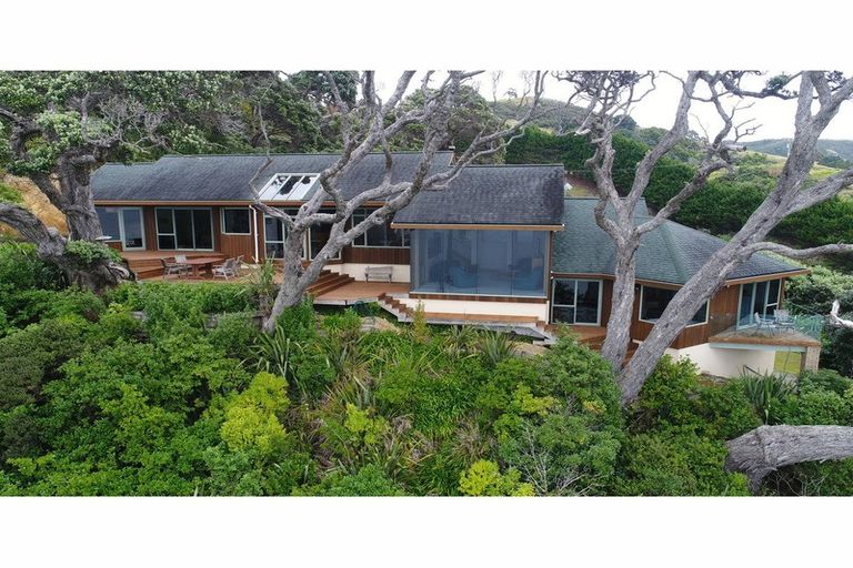 Photo of property in 356 Rockell Road, Whananaki, Hikurangi, 0181