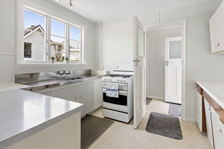 Photo of property in 5 Te Wharepouri Street, Berhampore, Wellington, 6023