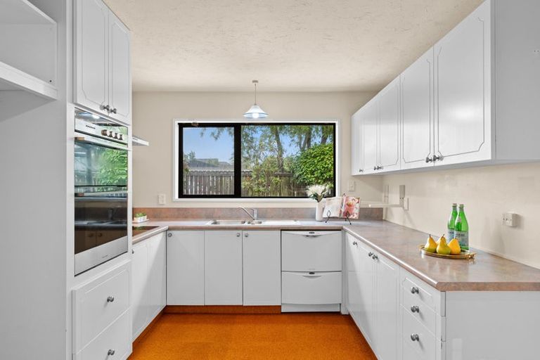 Photo of property in 2 Rubens Place, Burnside, Christchurch, 8053