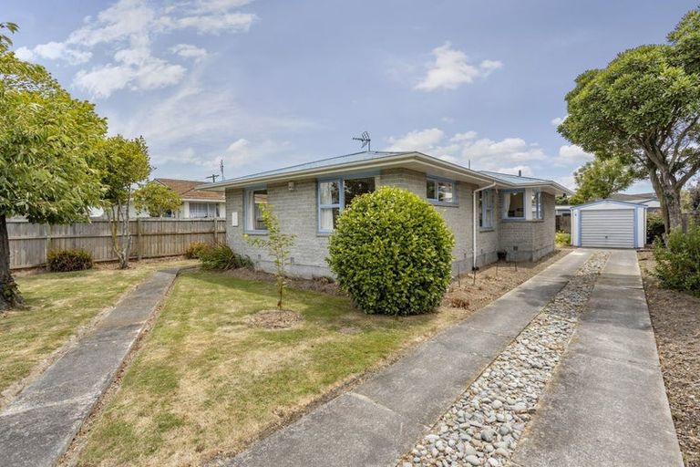 Photo of property in 3 La Perouse Place, Northcote, Christchurch, 8052