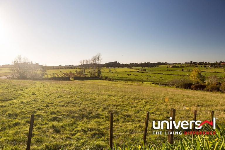 Photo of property in 14 Hoiho Road, Pukekohe, 2120