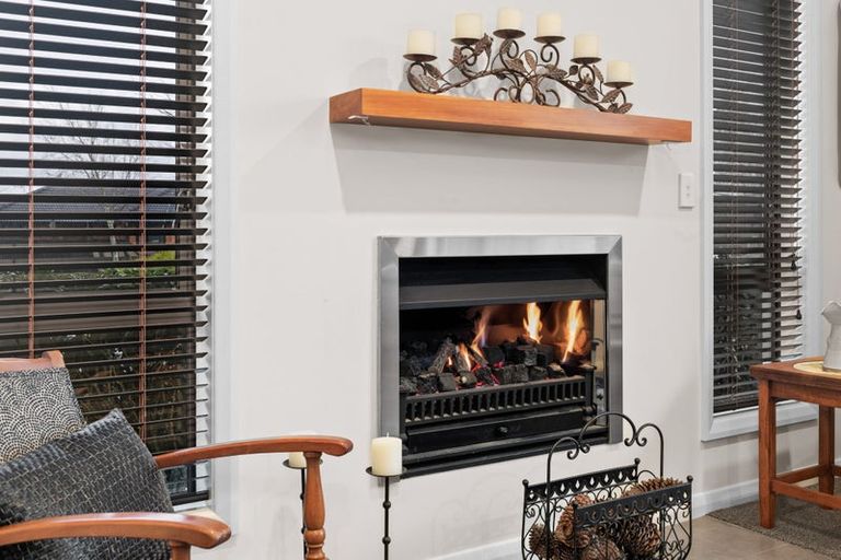 Photo of property in 52 Wiltshire Drive, Huntington, Hamilton, 3210