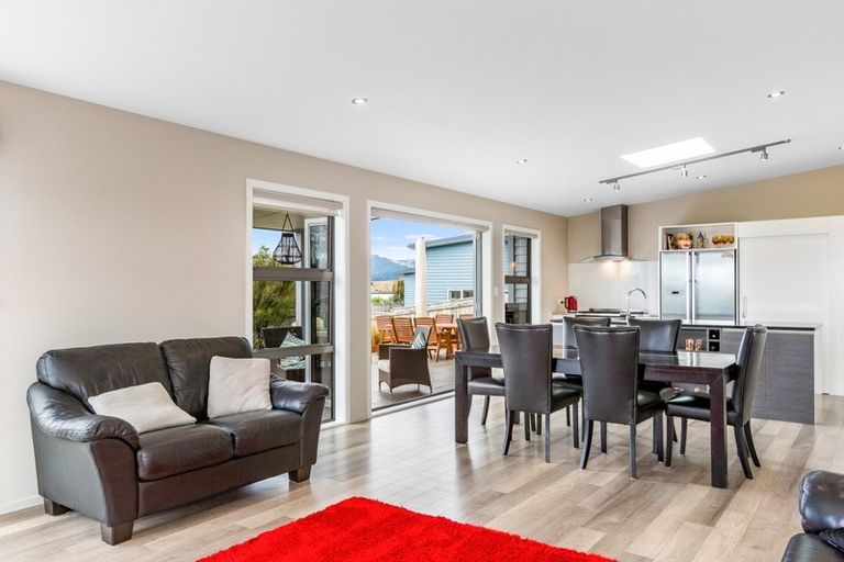 Photo of property in 50 Endeavour Drive, Whitby, Porirua, 5024