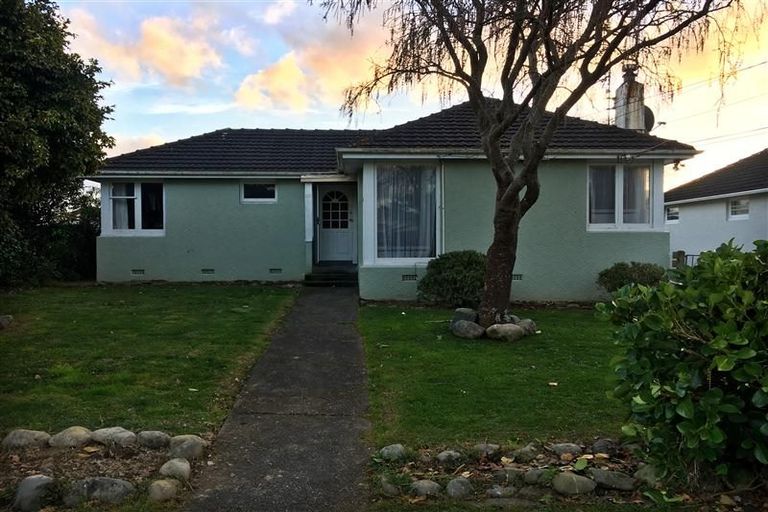 Photo of property in 35 Routley Crescent, Elderslea, Upper Hutt, 5018