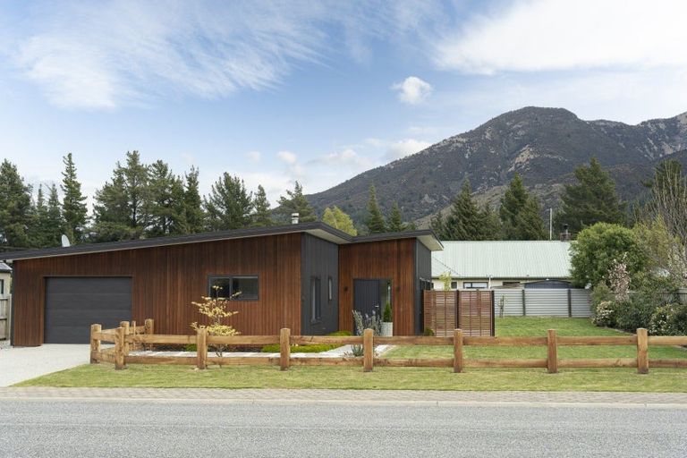 Photo of property in 18 Little Maude Drive, Lake Hawea, Wanaka, 9382