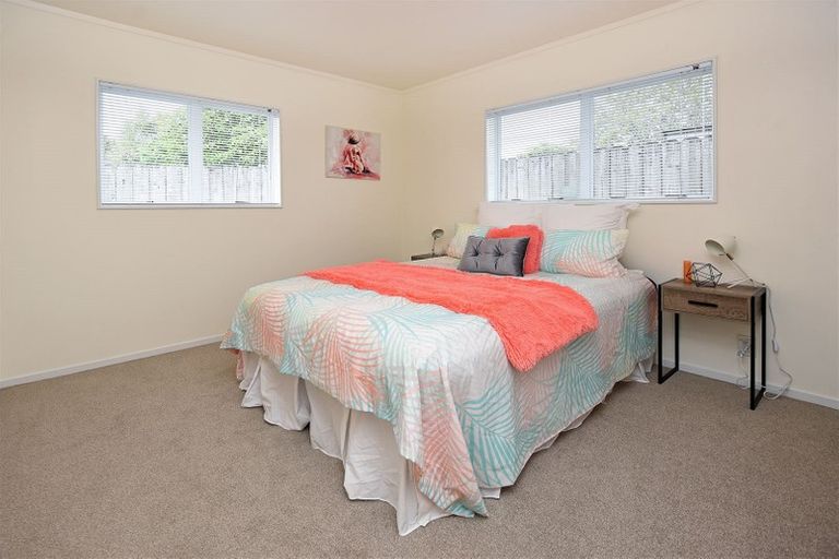 Photo of property in 2/23a Hill Road, Hillpark, Auckland, 2102