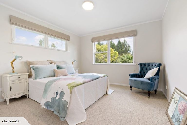 Photo of property in 33 Trig Road, Whitford, Howick, 2571