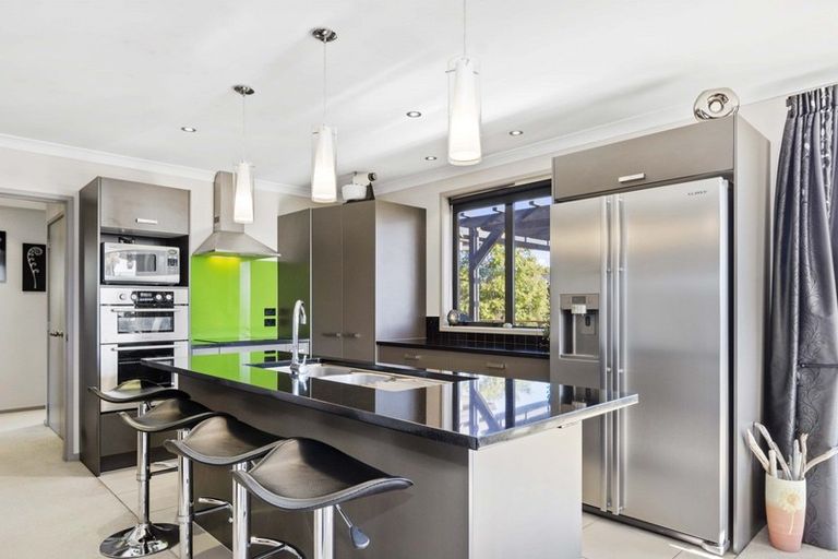 Photo of property in 45 Discovery Avenue, Welcome Bay, Tauranga, 3112