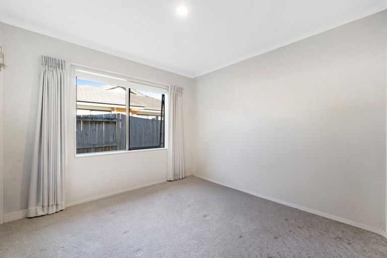 Photo of property in 218 Kilkenny Drive, East Tamaki Heights, Auckland, 2016