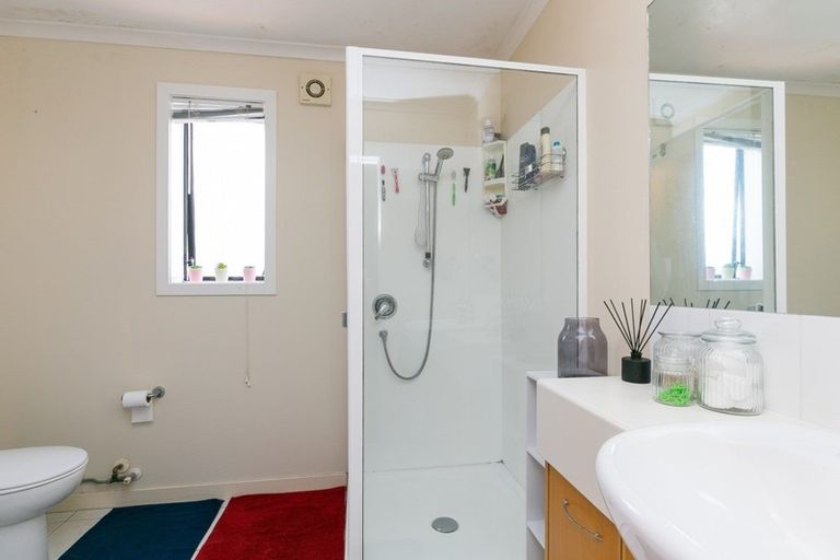 Photo of property in Endeavour Apartments, 6/125 Thorndon Quay, Pipitea, Wellington, 6011