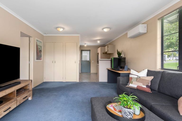 Photo of property in 8/5 Carolina Place, Albany, Auckland, 0632