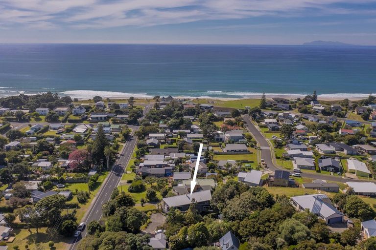 Photo of property in 35 Whiritoa Beach Road, Whiritoa, Whangamata, 3691