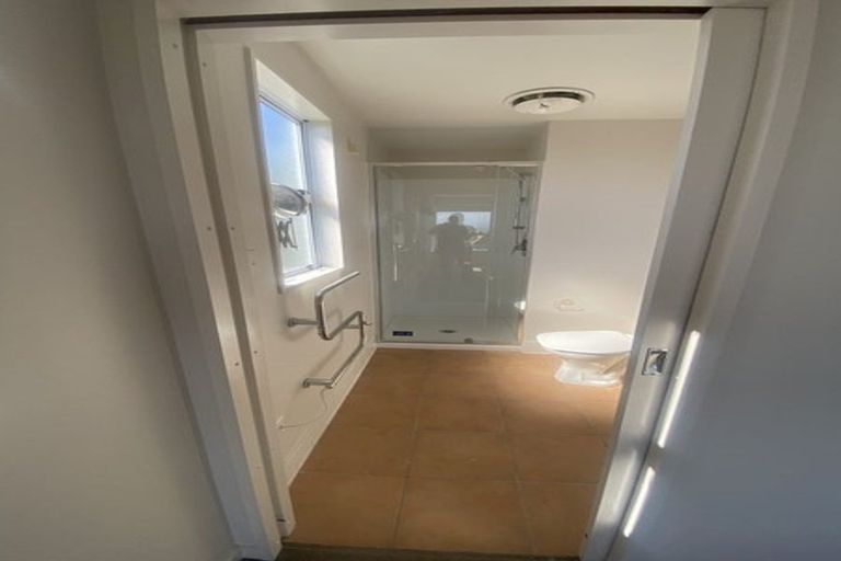 Photo of property in 1/5a Madeley Road, Mount Pleasant, Christchurch, 8081