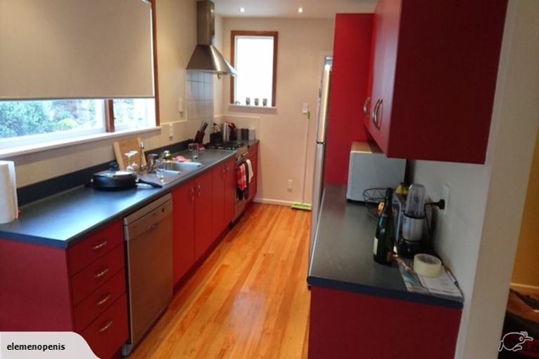 Photo of property in 43 Turville Crescent, Newlands, Wellington, 6037