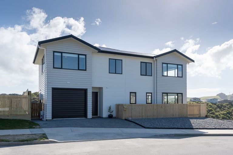 Photo of property in 62 Grenada Drive, Grenada Village, Wellington, 6037