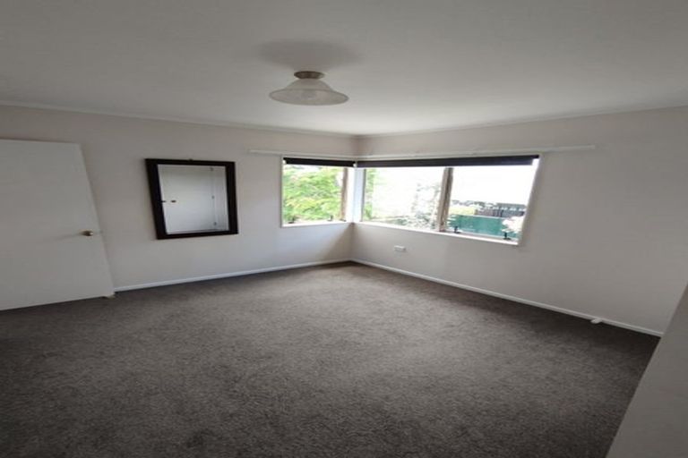 Photo of property in 21 Redfern Lane, Glenfield, Auckland, 0629
