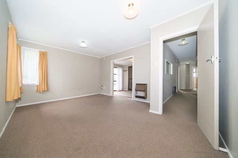 Photo of property in 57 Tararua Terrace, Cloverlea, Palmerston North, 4412