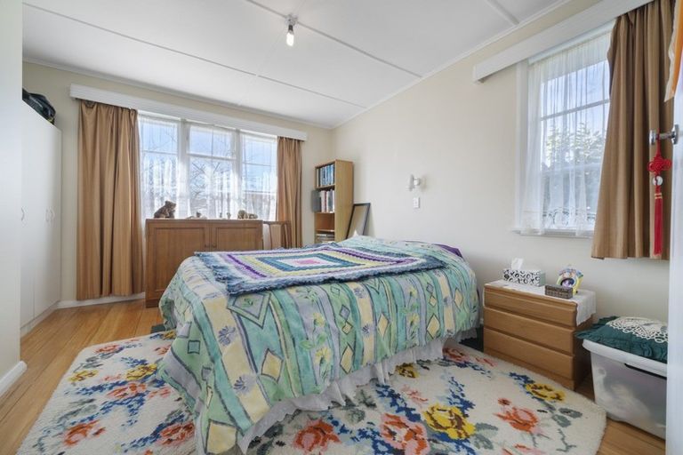 Photo of property in 18 Moheke Avenue, Roslyn, Palmerston North, 4414