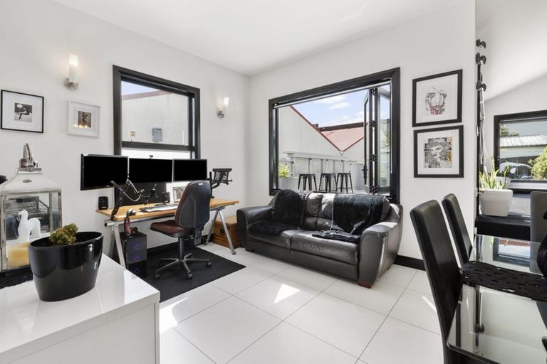 Photo of property in 17 Ferguson Street, Newtown, Wellington, 6021