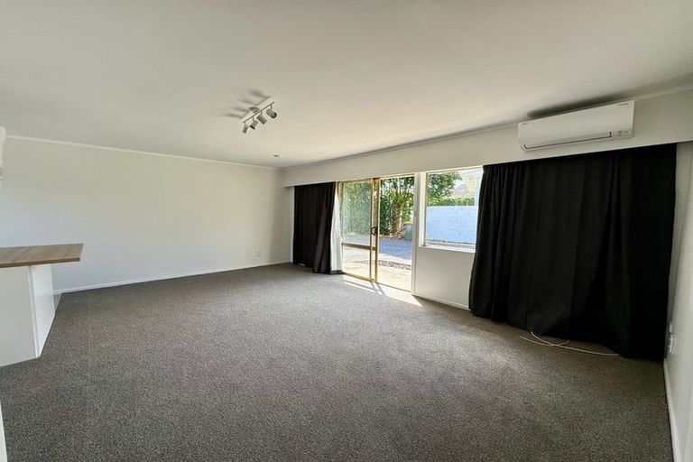 Photo of property in 1/13 Royal Arch Place, Rosehill, Papakura, 2113
